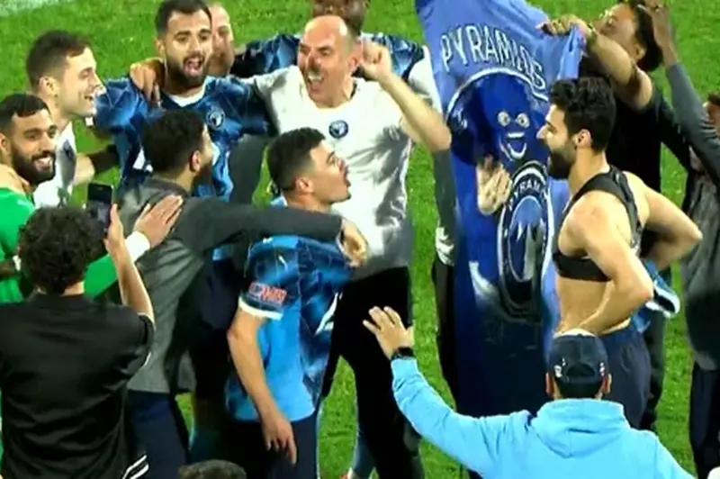 احتفال غير تقليدي عقب خسارة الدوري: أبرز لحظات مباراة سيراميكا وبيراميدز (فيديو وصور)