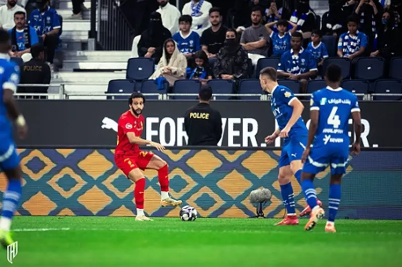 الهلال يتألق بثنائية أمام القادسية ويتأهل للدوري الآسيوي للنخبة (فيديو)