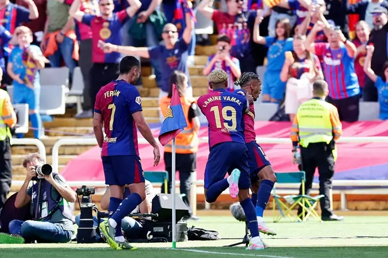برشلونة يتيح إعارة بابلو توري مع تجديد عقده الجديد