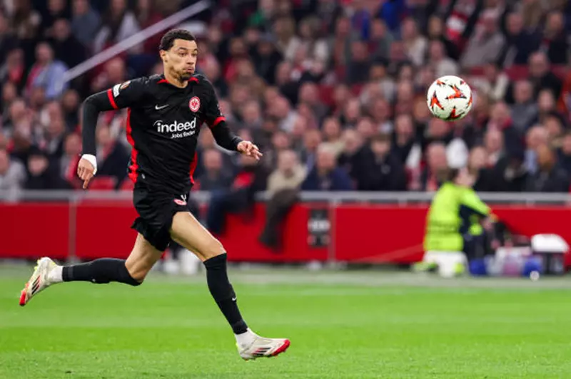 ليفربول يضع عينه على هداف فرانكفورت من الدوري الألماني لتعزيز صفوفه