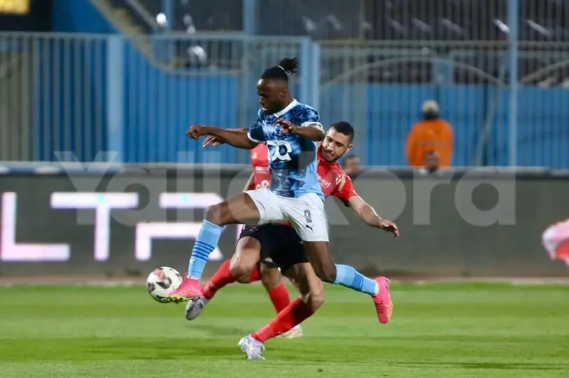 ما الآثار المترتبة على تعادل نقاط الأهلي وبيراميدز في الدوري؟ (تفسير تفصيلي للائحة)