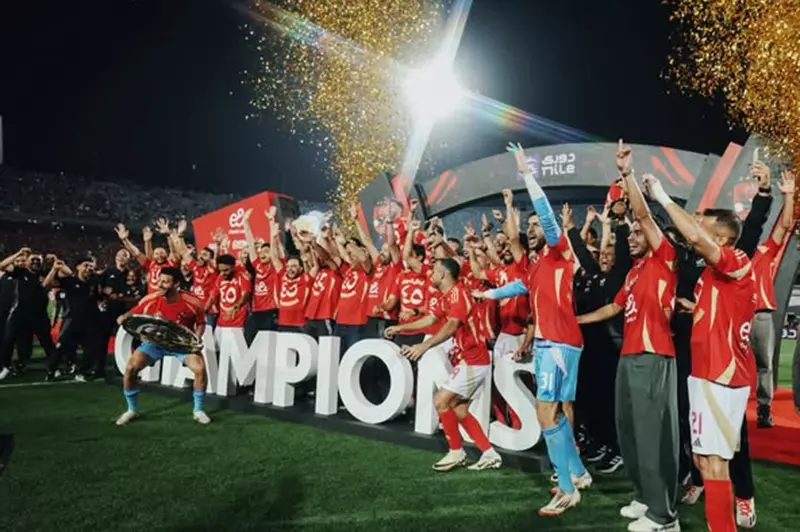 ملف رياضي حصري: الأهلي يتوج بالبطولة، الزمالك يواجه إيقاف القيد، واحتفالات بيراميدز تملأ الأجواء