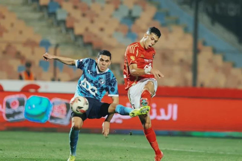 هل يتمكن بيراميدز من كسر هيمنة الأهلي والتتويج بلقب الدوري الأول بعد موسمين من التحديات؟