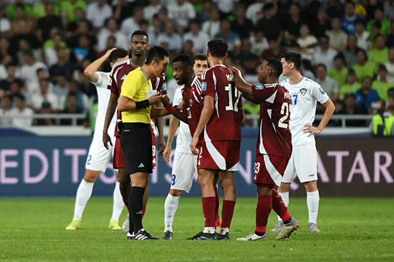 أوزبكستان تحقق انتصاراً ساحقاً على قطر بثلاثية في ختام تصفيات كأس العالم 2026
