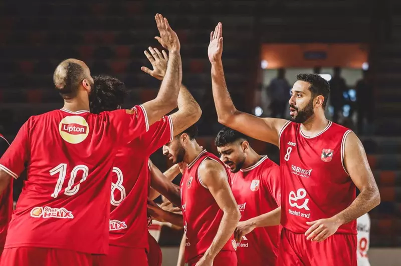 الأهلي يكمل رباعية الدوري بعد 25 عامًا من الإنجازات: تتويج تاريخي لكرة السلة