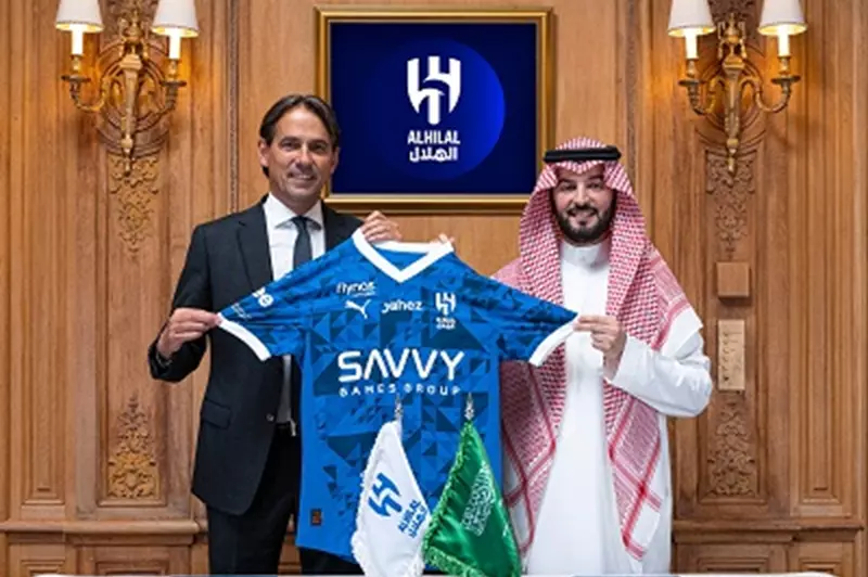 الهلال يتعاقد مع إنزاجي في بداية مشواره أمام ريال مدريد