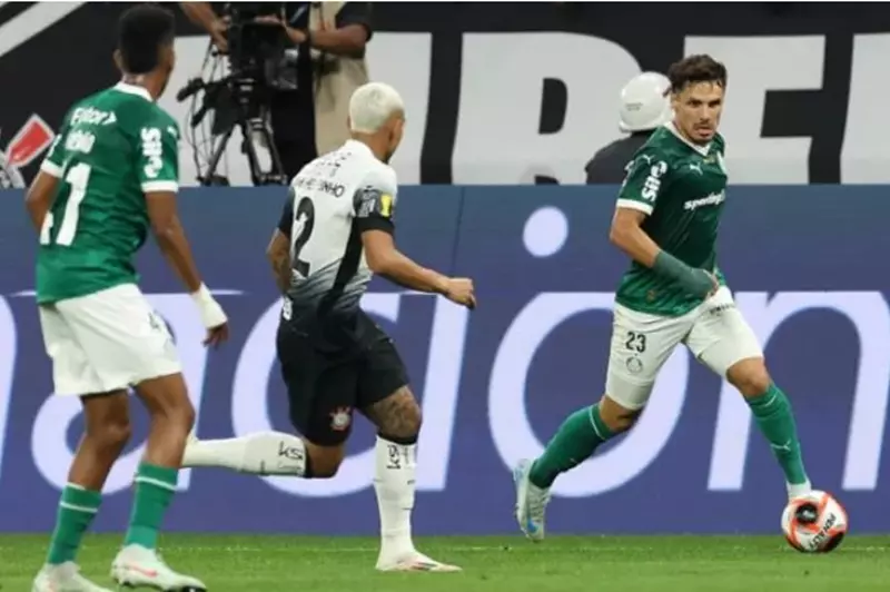 بالميراس يخفق في الحفاظ على صدارة الدوري البرازيلي أمام منافس الأهلي