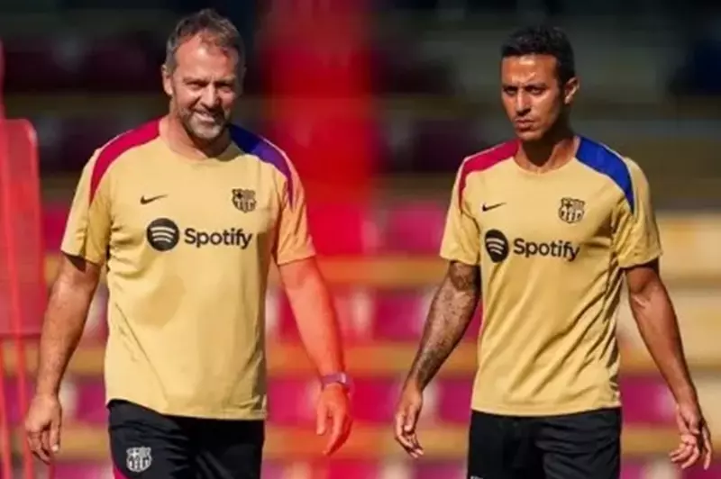 برشلونة يهدف لاستعادة تياجو ألكانتارا في مشروع استثماري استراتيجي