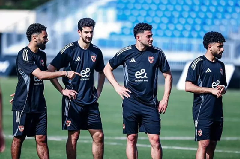 بن رمضان: تفاصيل انضمام علي معلول إلى الأهلي ورؤيته لأهدافه مع الفريق