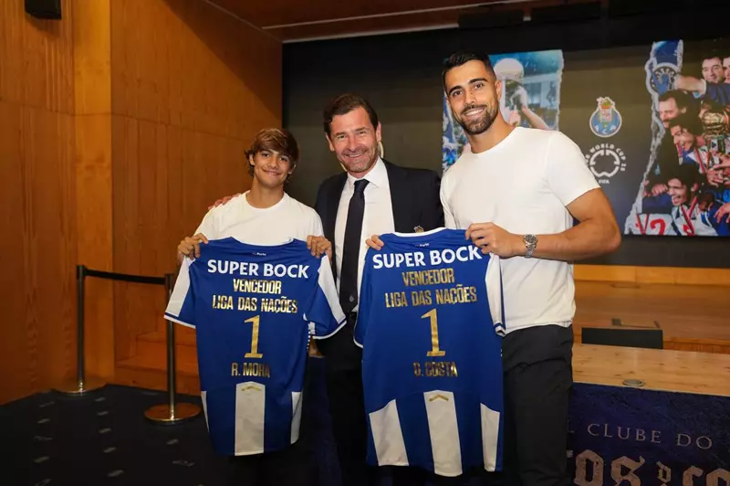 بورتو يحتفل بنجاح ثنائي الفريق بعد فوزهما بدوري الأمم الأوروبية مع البرتغال: إنجاز يلفت الأنظار بعيدا عن المنافسة مع الأهلي (صور)