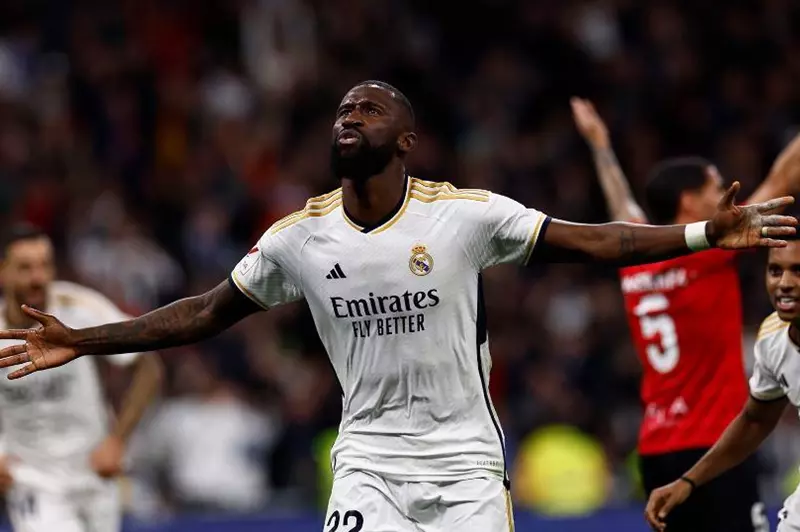 تقارير حصرية: ريال مدريد يعتزم تمديد عقد روديجر لعامين إضافيين