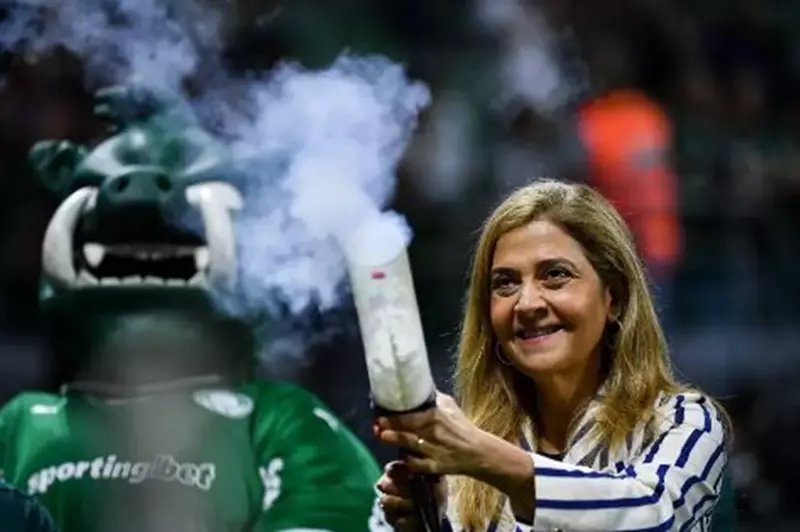 رئيسة بالميراس: السعي لأن أكون قدوة للشابات ومصممة على الاحتفال بكأس العالم عند تحقيق اللقب