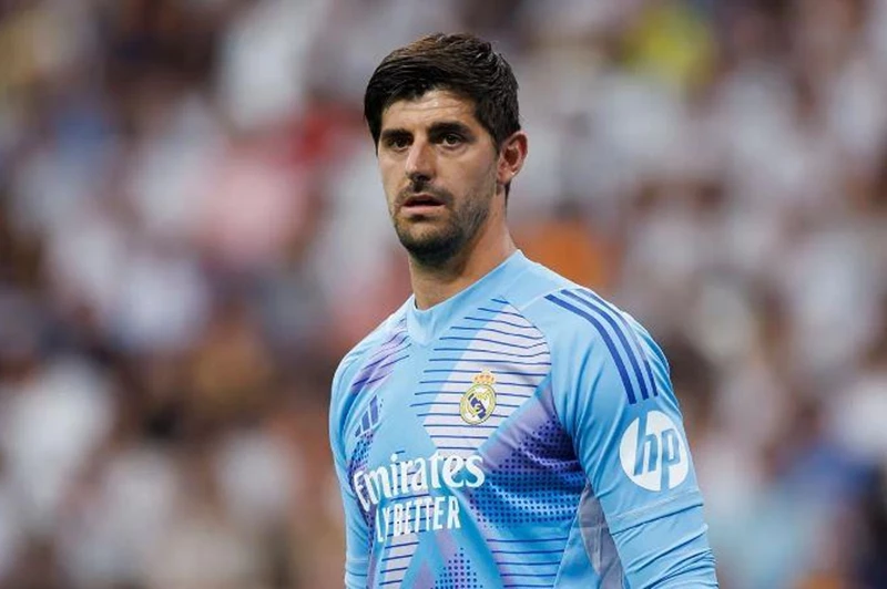 ريال مدريد يتجه نحو تجديد عقد كورتوا بعد انتهاء كأس العالم للأندية