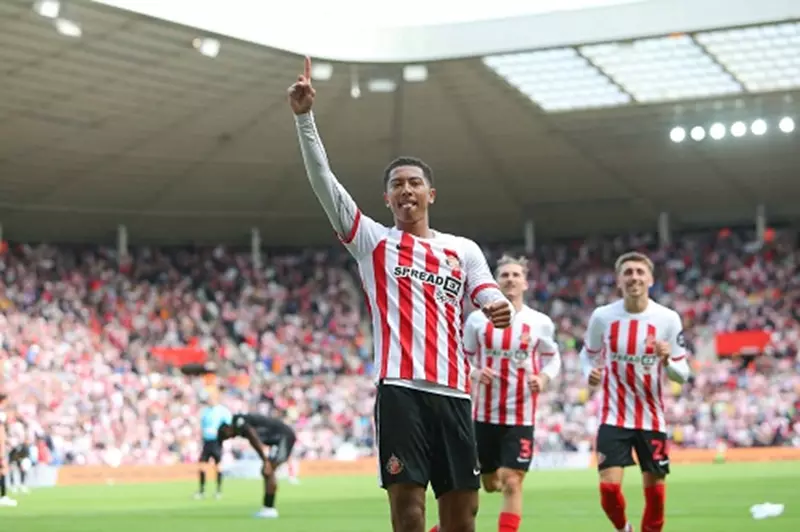 صفقة تاريخية: جوبي بيلينجهام يقترب من الانتقال إلى بوروسيا دورتموند كأغلى صفقة في تاريخ سندرلاند