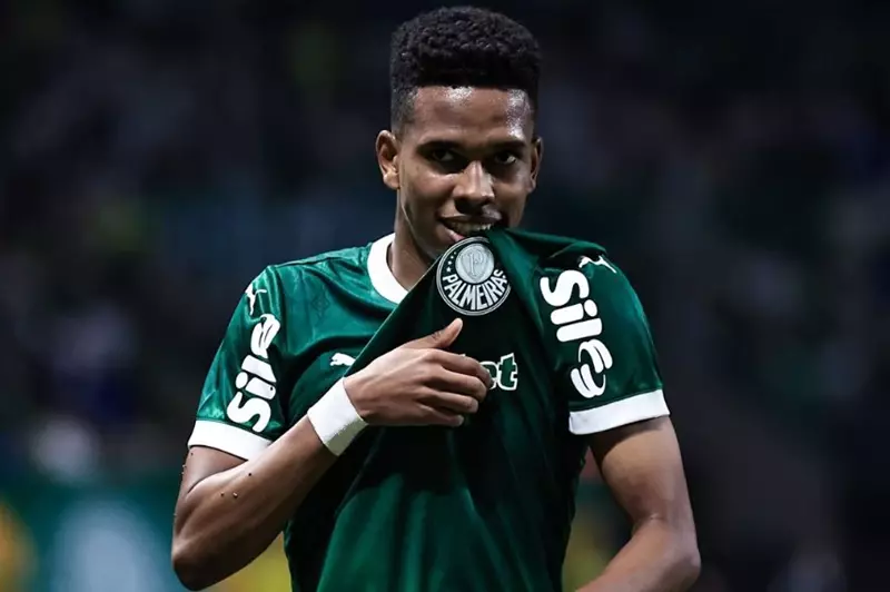 قبل مواجهة الأهلي: أداء إستيفاو البارز في كأس العالم للأندية بين بالميراس وبورتو