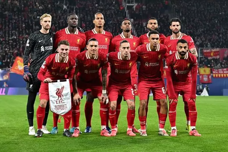 مفاوضات متطورة: حارس ليفربول يترقب وجهة جديدة مثيرة