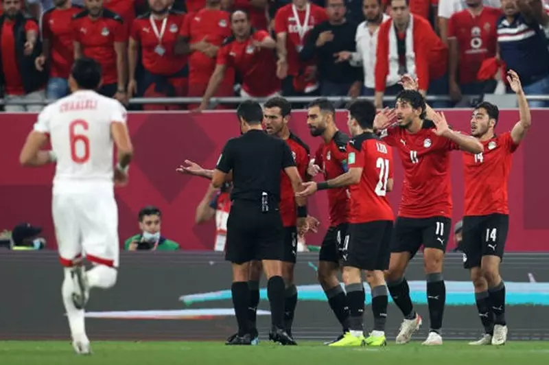 من هو الحكم الذي أغضب منتخب مصر في مباراة الأهلي وإنتر ميامي؟