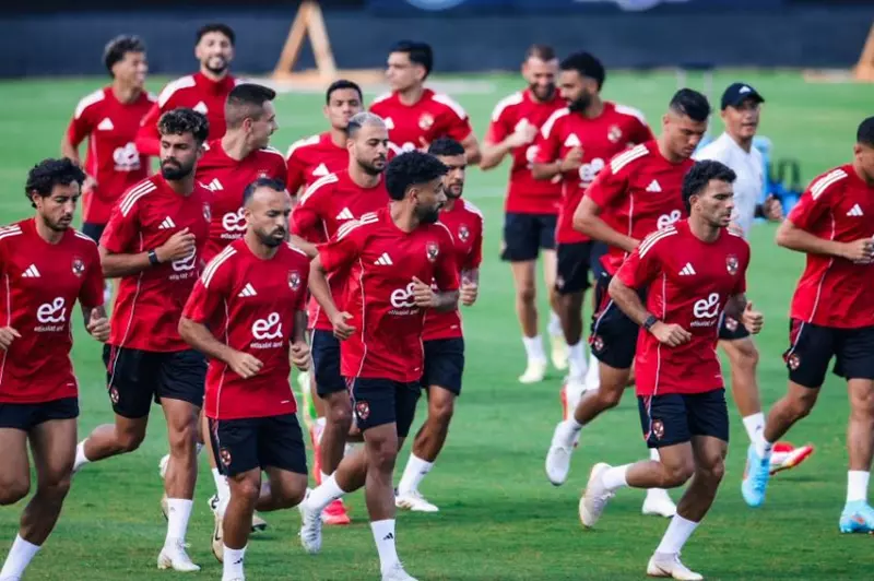 مواجهة قوية بين العملاق ونادي القرن: ثنائي الأهلي يتألق ضد حارس بايرن ميونيخ (فيديو)