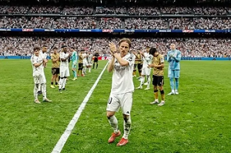 مودريتش في مفاوضات جادة للانتقال إلى ميلان الإيطالي