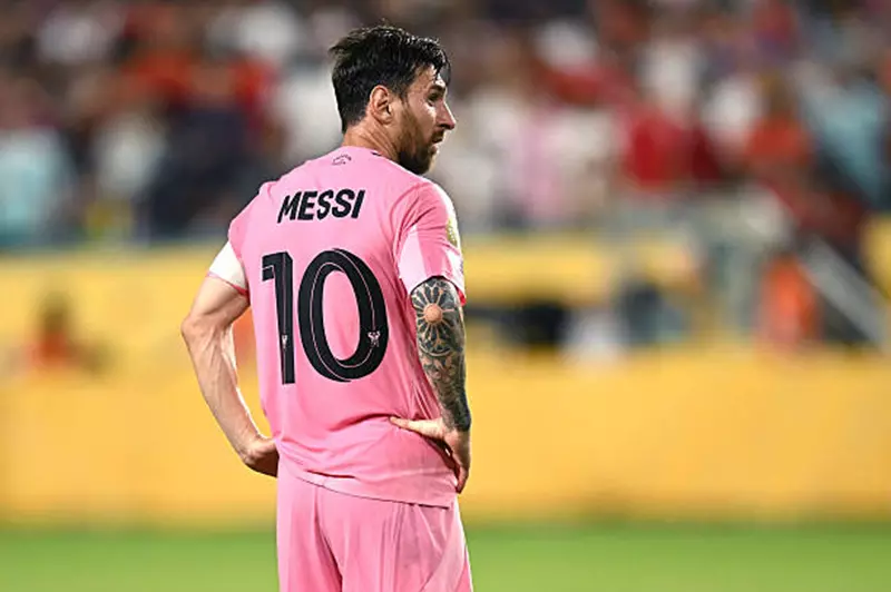 ميسي يتوقف أمام الأهلى: أول عثرة له في تاريخ كأس العالم للأندية