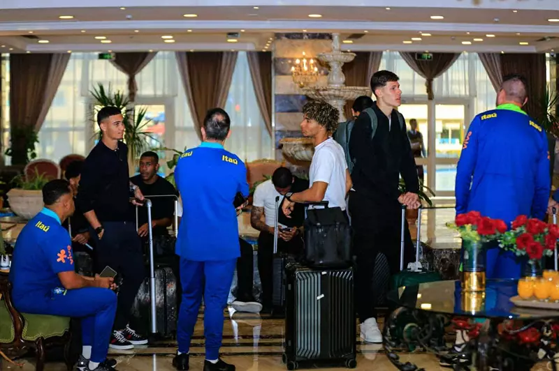 وصول منتخب البرازيل للمشاركة في البطولة الودية الدولية “خوفو”